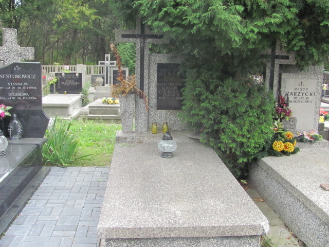 Grób KRYSTYNA Józefa DĘBAŁA